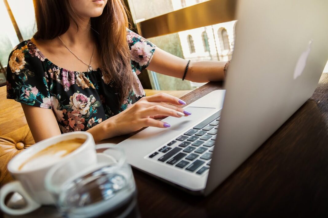 simplifying storage can revolutionize your blogging workstation