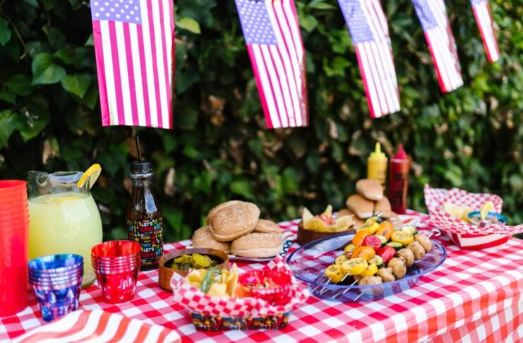 7 Ways to Simplify Your Summer Event Menu