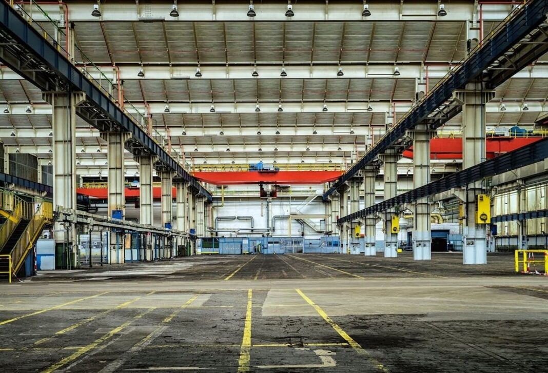 What Every New Warehouse Manager Should Know About Equipment Upkeep